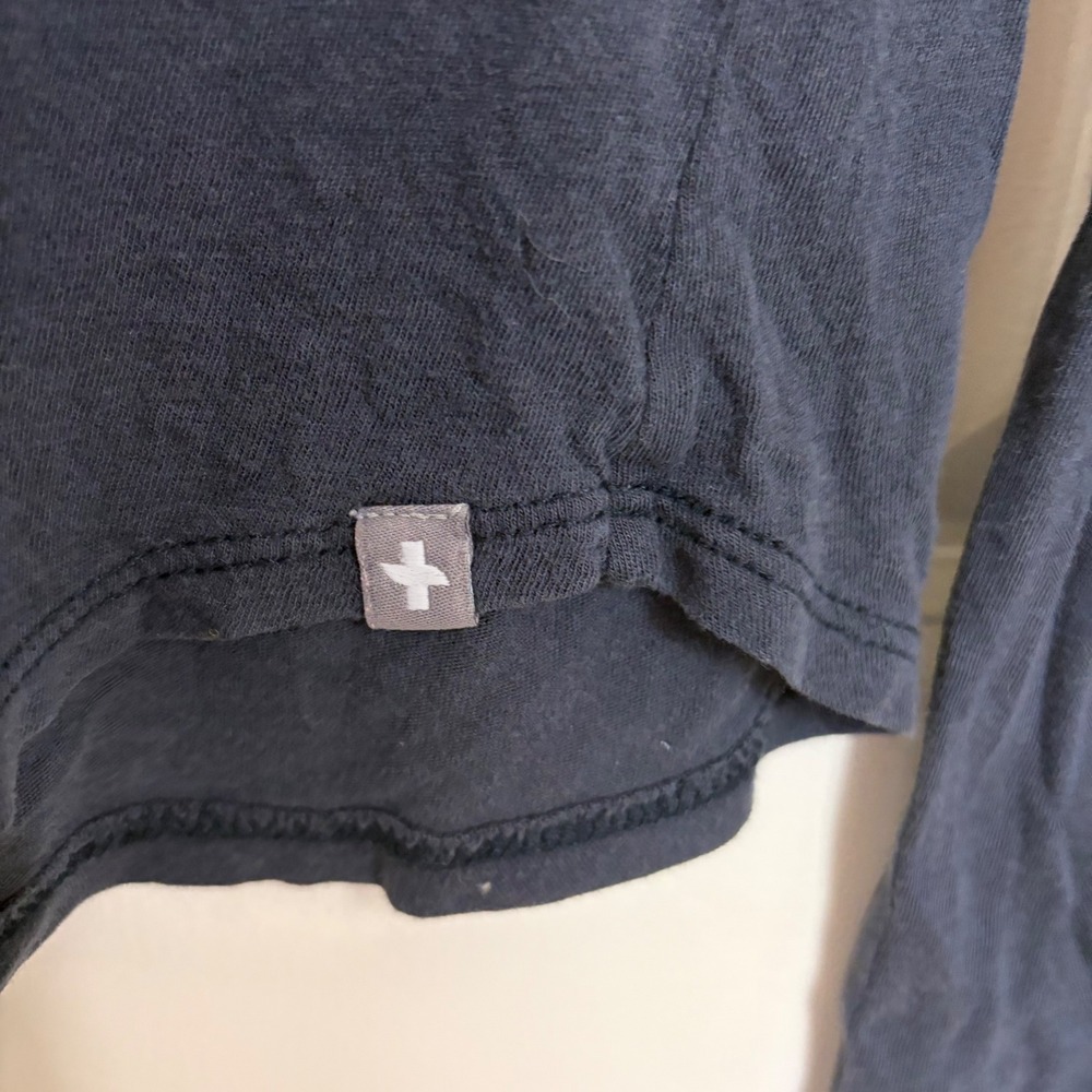 FIGS Navy Blue Long Sleeve Pima Cotton Modal Underscrub Top Shirt L61000 - Picture 2 of 5